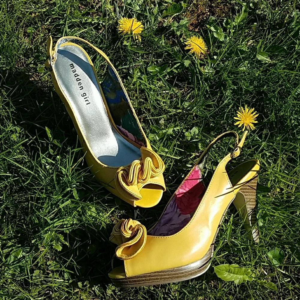 Madden Girl Peeptoes 8.5